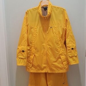 NIKE MAN'S WINDBREAKER JACKET, Sz XL, YELLOW, NYLON